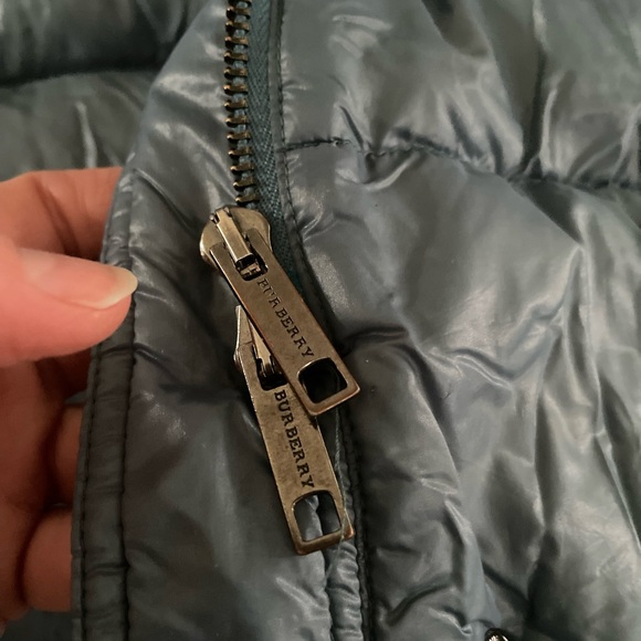 Burberry Women’s lightweight down trench coat jacket - Picture 11 of 14